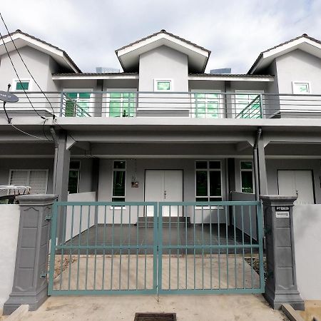 Ayna Homestay 5 Minutes To Marang Jetty Exterior photo