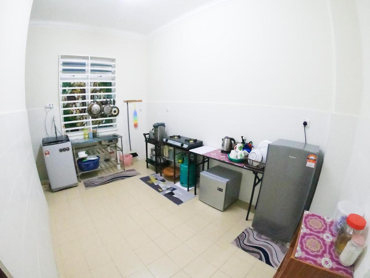 Ayna Homestay 5 Minutes To Marang Jetty Exterior photo